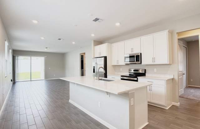 Newly Built 2023 Home! Fully Fenced Backyard! Lawn Care Included! Pet Friendly! Gallery 3