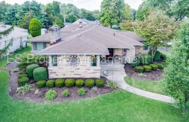 30 Kessler Boulevard West Drive Gallery 2
