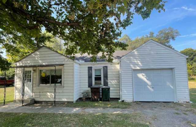 2009 Oxford State Rd 2BR/1BA (Middletown) - 2009 Oxford State Road, Middletown, OH 45044