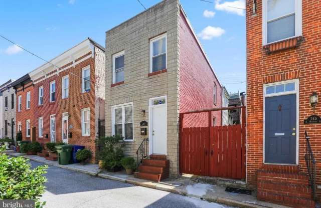 Fabulous 2bd/1.5ba Upper Fells Rowhome w/ CAC & W/D--Available 12/15 Gallery 4