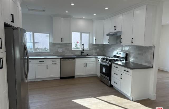 1862 W 25th St photos photos