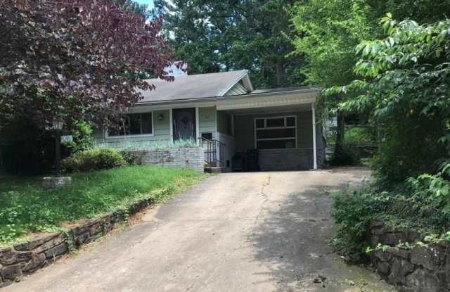 826  N Woodlawn  DR photos photos