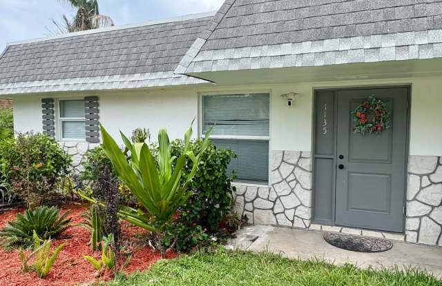 3/1.5 Palm City Home Gallery 1