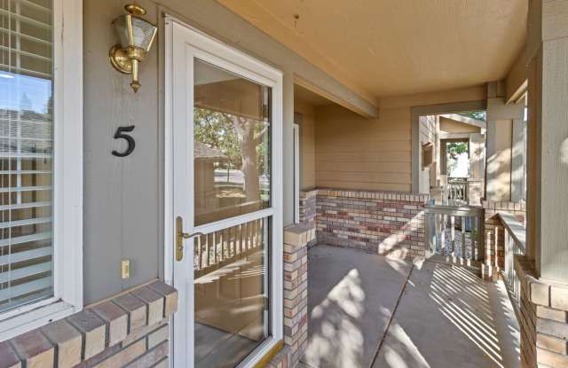 Amazing 3 Bedroom 3.5 Bathroom Townhouse Gallery 4