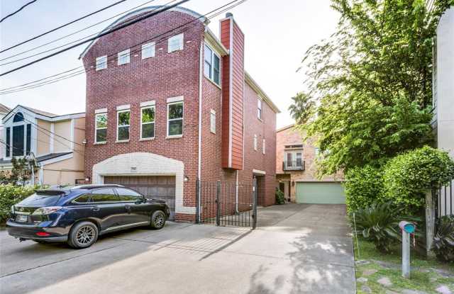905 1/2 Knox Street Gallery 3