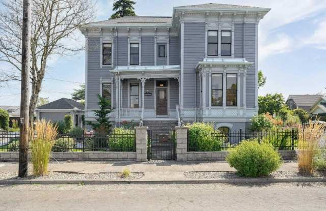 331 Southeast Montgomery Street photos photos