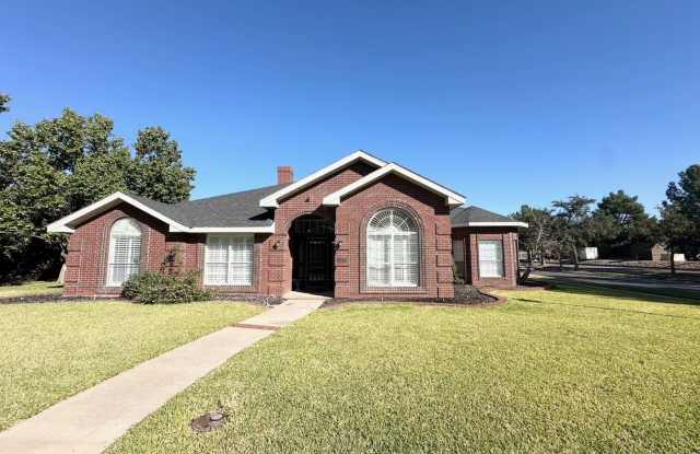 Gorgeous Home For Rent Available July 10th. photos photos