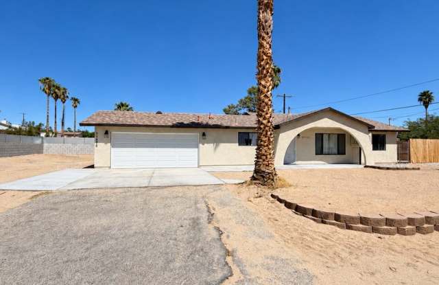Welcome Home!! 3 Bedroom 2 Bathroom Home Sweet Home!! Gallery 1