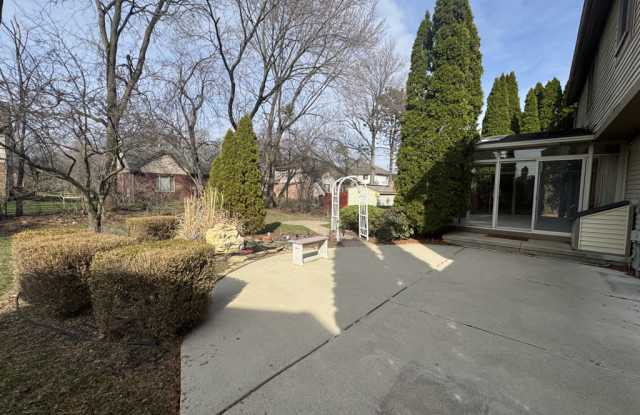 27674 Western Golf Dr Gallery 3