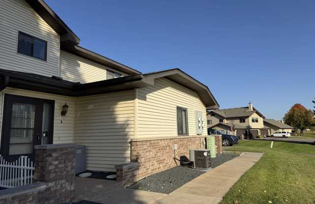 5505 Orleans Lane North Gallery 2