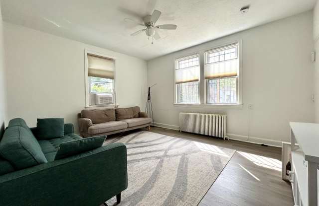 446 MELLON Street SE unit: 2 photos photos