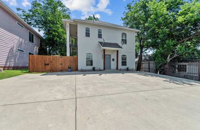2809 Wayside-TCU Housing - 2809 Wayside Avenue, Fort Worth, TX 76110