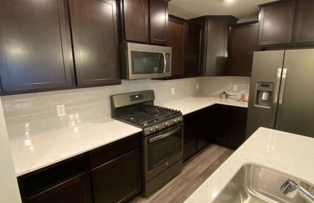 8044 Abercrombie Lane - 8044 Abercrombie Ln, Woodbury, MN 55129