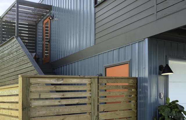 1049 Hosbrook Street, Unit B Gallery 2