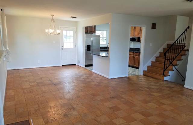 1323 MAYFLOWER DRIVE Gallery 4
