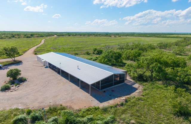 Large Country Home on Acreage with Access to Fishing photos photos