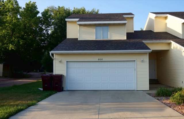 600 W 39th St - 600 West 39th Street, South Sioux City, NE 68776