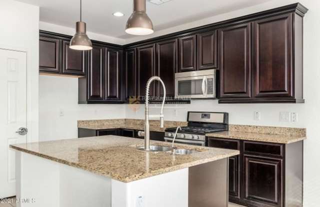5 Bedroom, 3 Bath Home in Marley Park! Gallery 4