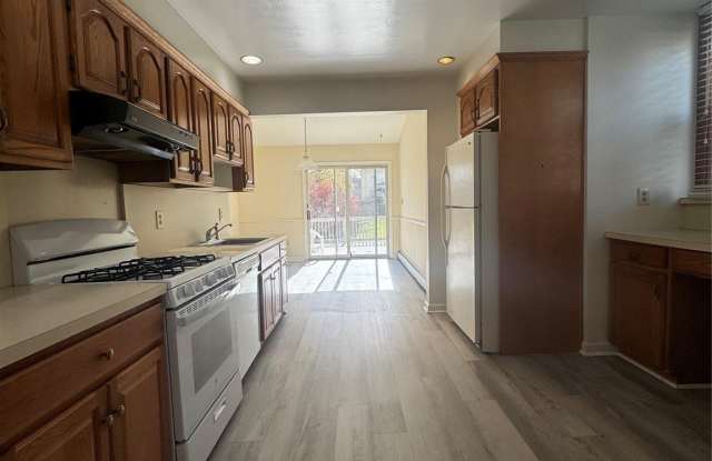 138 Mayflower Avenue unit: 1 photos photos