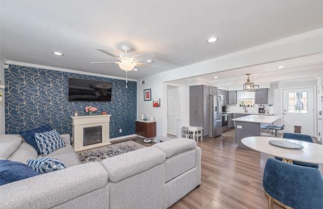 5076 Matilda Street Gallery 1