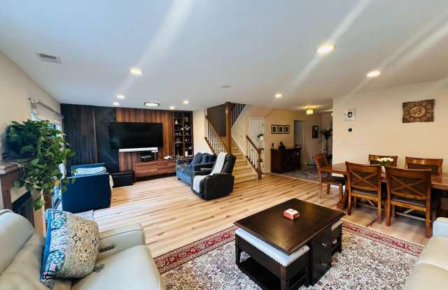 10 COLEBROOK Court Gallery 4