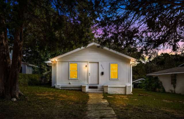 Newly Renovated 3 Bedroom 2 Bathroom Home photos photos