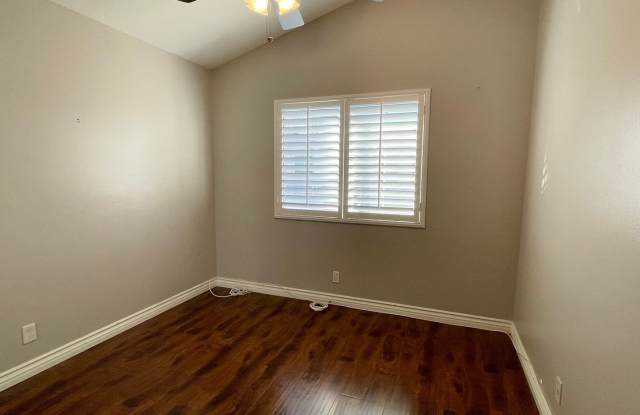 Charming 3 Bedroom 2.5 bath Home in gated community in Thousand Oaks! Gallery 4