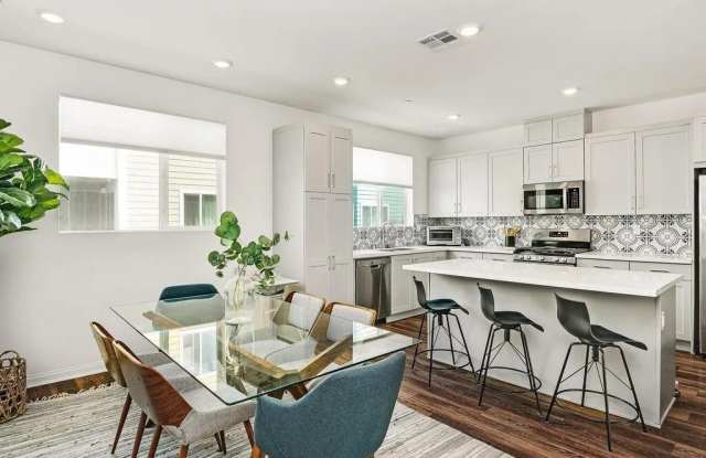 1824 Liquid Lane photos photos