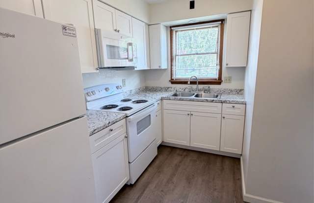 2910 Fernwood Avenue - 4 Gallery 1