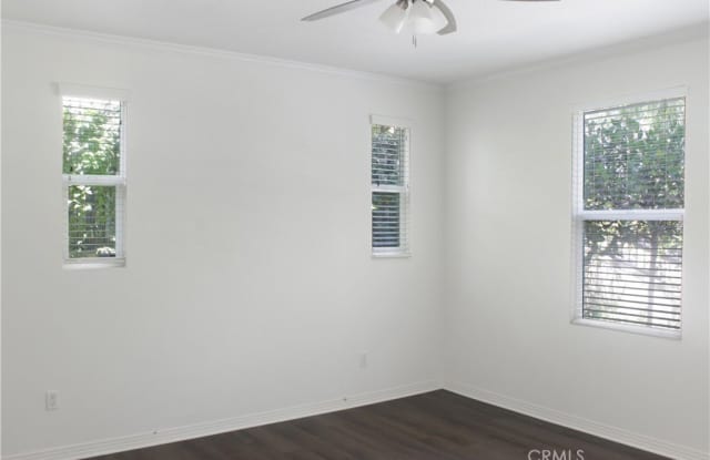 2480 E Villa Street Gallery 3
