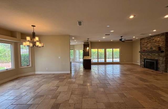 3 Bedroom - 2 Bath London Greens Community Gallery 4