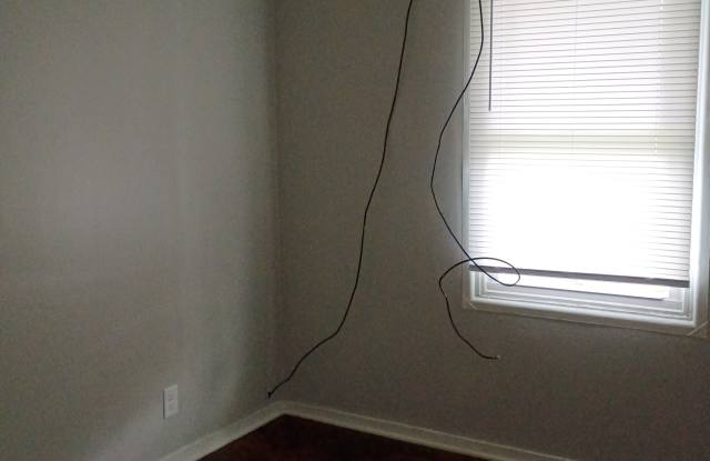22336 Yates Avenue Gallery 2