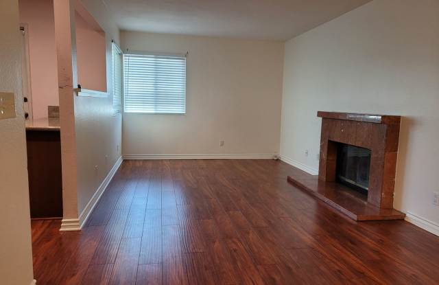 Great Encanto Location - three bedroom, three bath Gallery 4