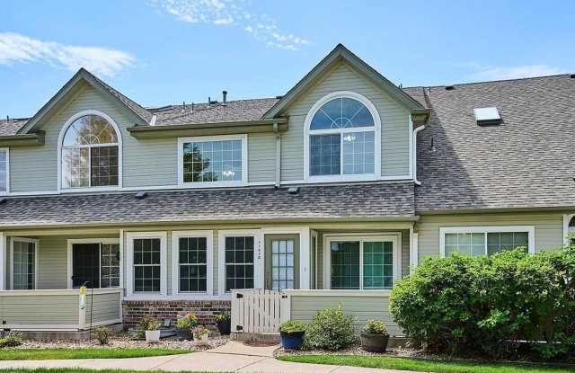 Charming 4BR Townhome in Thornton photos photos