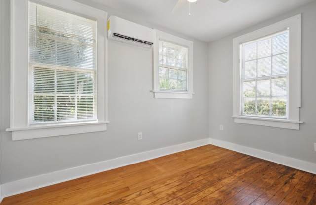 3-Bedroom, 2 Bathroom Home with Fenced Yard – Pet-Friendly! Near Daffin Park! Gallery 4
