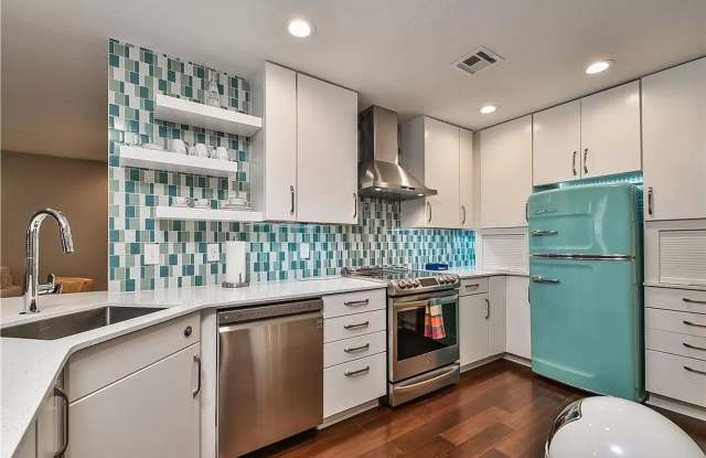 Urban Living in Downtown OKC - 2 Bedrooms/2 Bathrooms plus an Office or Bonus Room! - 600 Northwest 4th Street, Oklahoma City, OK 73102