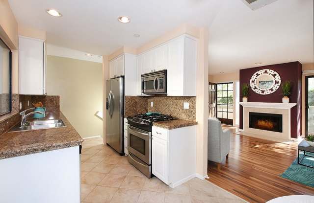405 Harbor Woods Place Gallery 4