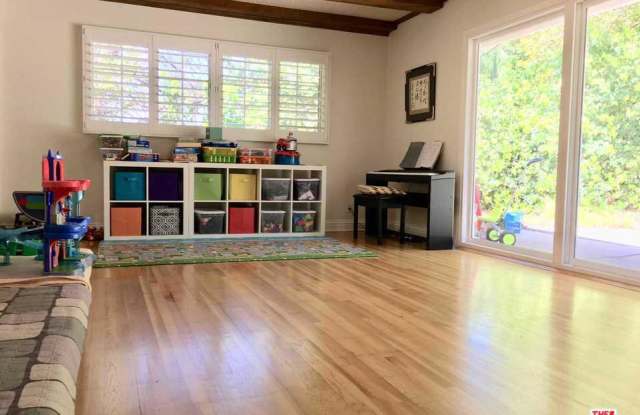 3300 LONGRIDGE Avenue Gallery 4