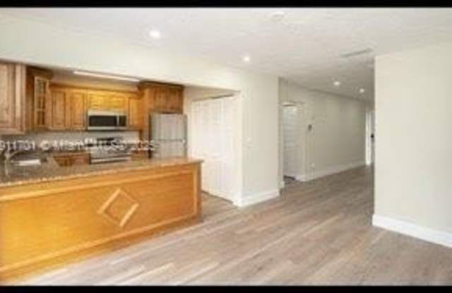 19610 NW 31st Ave photos photos