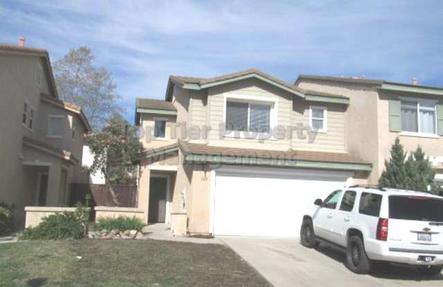 ****Beautiful 2 bed/2.5 bath House in Great Neighborhood - Available 08/11*** photos photos