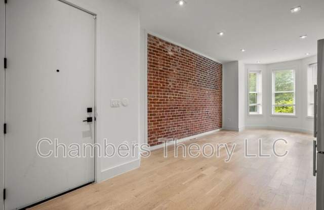 1963 Biltmore St NW Gallery 4