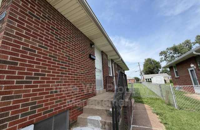 937 CHAIN OF ROCKS DR Gallery 4