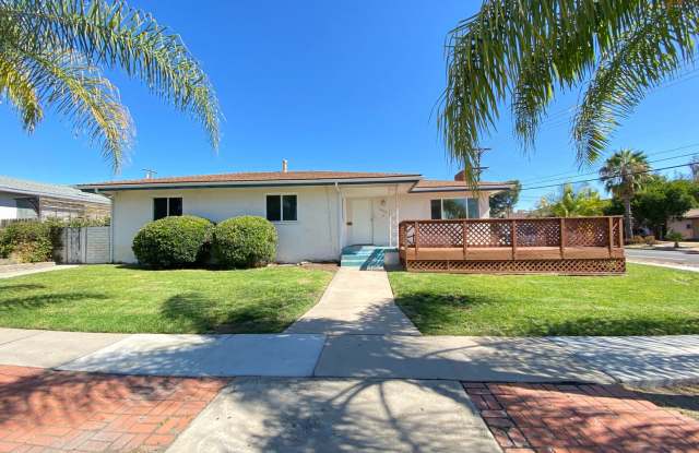 8BD/3BA, Lots of Parking! Gallery 4