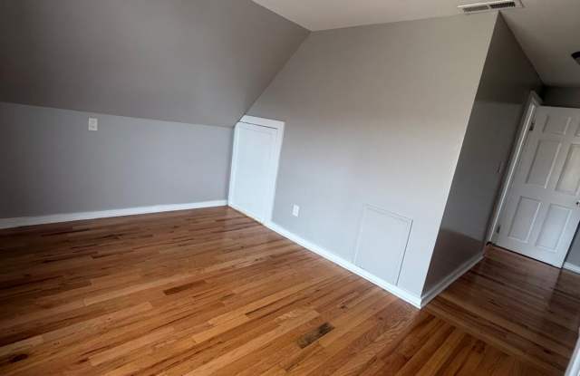 467 Connecticut Avenue - 3 photos photos