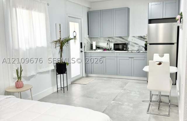 2420 Bermuda Dr Gallery 2