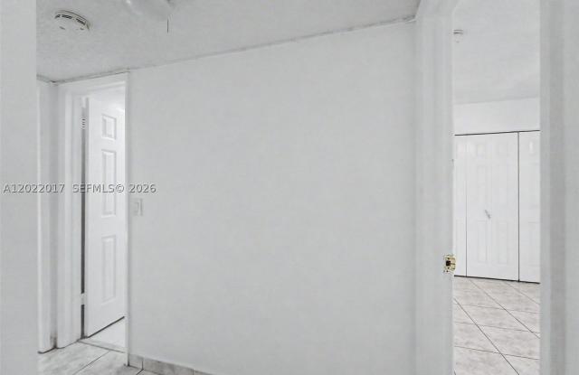 1950 W 54th St Gallery 4