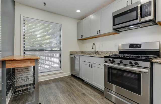 308 Wynnes Ridge Circle SE Gallery 2