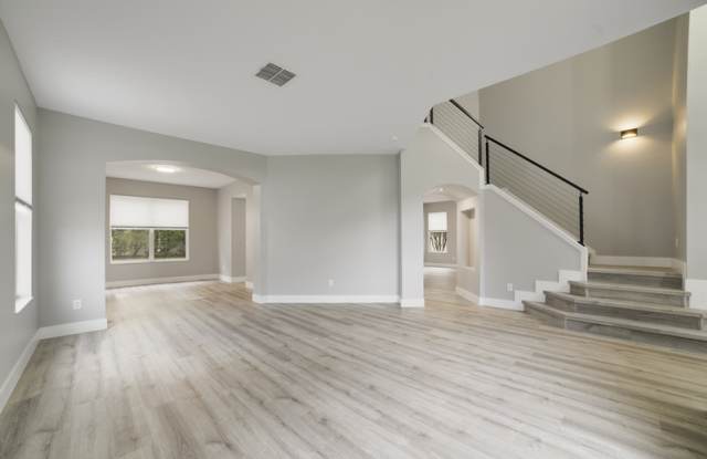 1054 Shadowmoss Dr Gallery 2