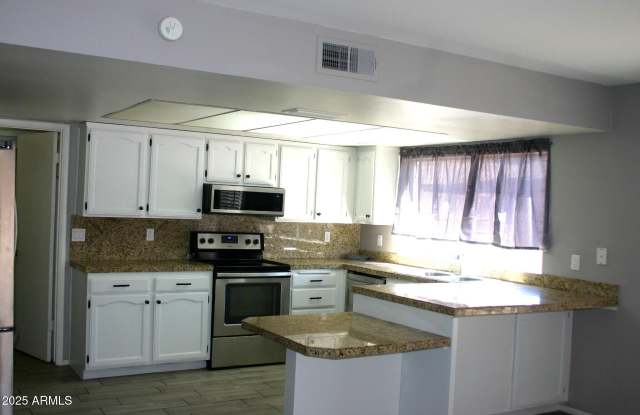 2217 S Las Flores Gallery 2