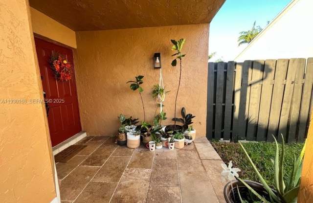 930 SW 109th Ave photos photos